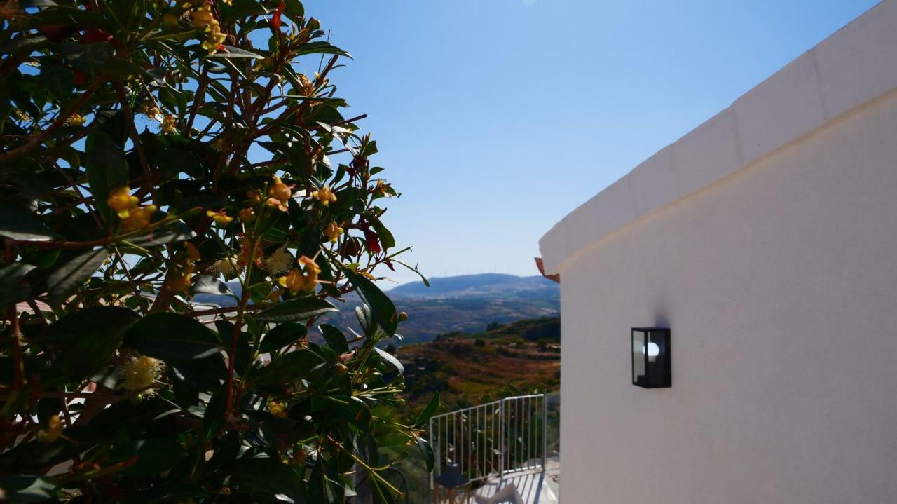 Antico Borgo Dei Templi Bed & Breakfast Agrigento Bagian luar foto